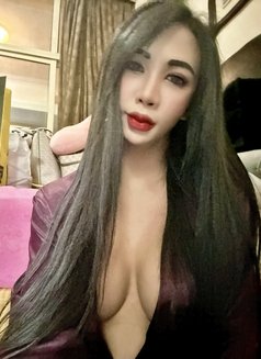 Daisy Shemale - masseuse in Abu Dhabi Photo 1 of 6