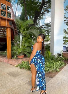 Daisy - escort in Accra Photo 5 of 6