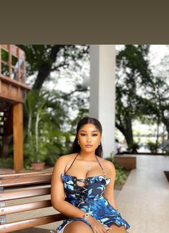Daisy - escort in Accra Photo 5 of 6