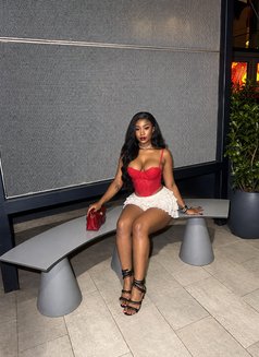 Daisy - escort in Accra Photo 8 of 8