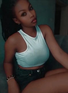 Daisy - escort in Noida Photo 2 of 4