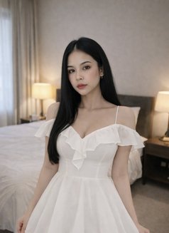 Daisy - escort in Bangkok Photo 4 of 5