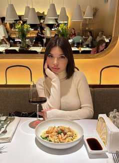 Dakota - escort in Dubai Photo 5 of 5
