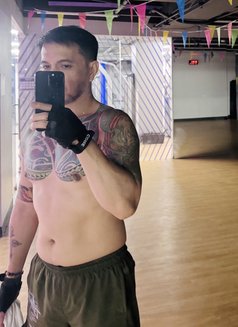 I’m your daddy - Male escort in Manila Photo 1 of 4