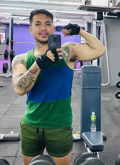 I’m your daddy - Male escort in Manila Photo 3 of 4