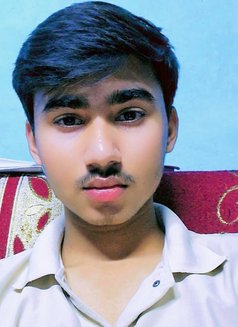 Daksh - Male escort in New Delhi Photo 2 of 4