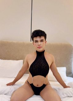 Daler Twink Boy - Male escort in Jeddah Photo 7 of 8