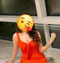 Iman - puta in Ajmān Photo 1 of 4