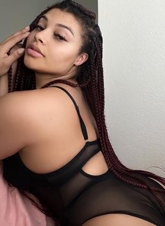 Dalini - escort in Kuwait Photo 1 of 1