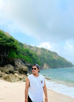 Damar - Male escort in Bali Photo 2 of 2