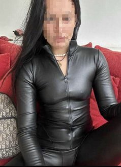 Dame Dinna - Dominadora in Dortmund Photo 1 of 4