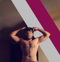 Damien - Male escort in Al Manama