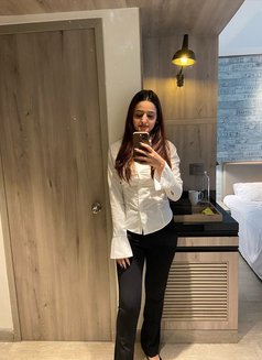 Damini - escort in Mumbai Photo 3 of 4