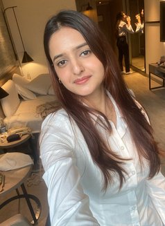 Damini - escort in Mumbai Photo 4 of 4