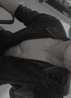 Damon - Male escort in Mumbai Photo 2 of 2