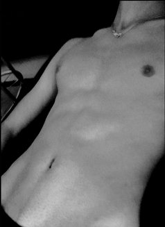Damon - Male escort in Mumbai Photo 3 of 4