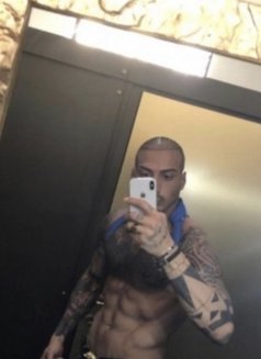 Damy Xl - Male escort in Dubai Photo 4 of 5