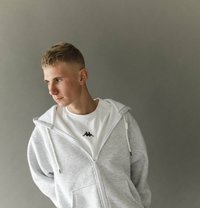 Dan 20 Student - Male escort in Dubai