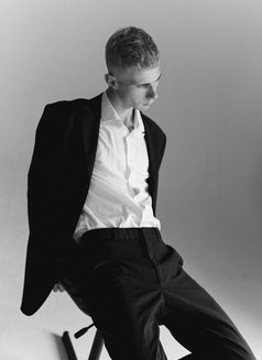 Dan 20 Student - Male escort in Dubai Photo 2 of 9