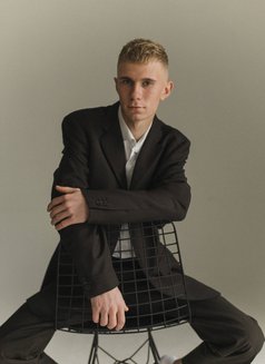 Dan 20 Student - Male escort in Dubai Photo 3 of 9