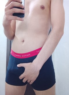 Dan - Acompañantes masculino in Dubai Photo 5 of 5