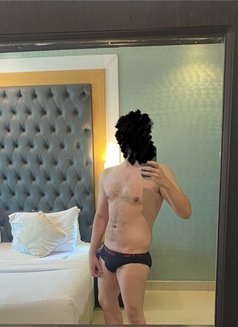 Dan - Male escort in Dubai Photo 4 of 4