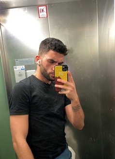 Dan - Acompañantes masculino in İstanbul Photo 1 of 3