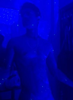 Dan - Male escort in İstanbul Photo 4 of 6