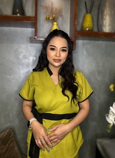 Veena professional massage therapist - escort in Riyadh Photo 3 of 8