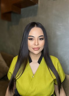 Veena professional massage therapist - escort in Riyadh Photo 4 of 8