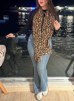 Dana - escort in Cairo Photo 6 of 9