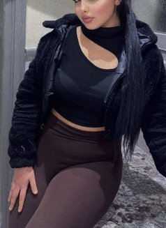 Dana - escort in Cairo Photo 5 of 9