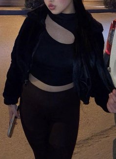 Dana - escort in Cairo Photo 4 of 9