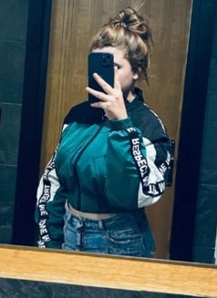 Dana - escort in Cairo Photo 8 of 9