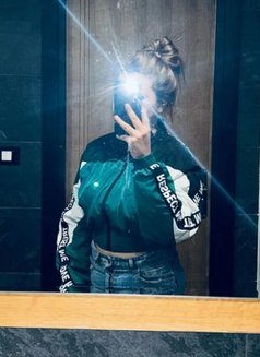 Dana - escort in Cairo Photo 9 of 9