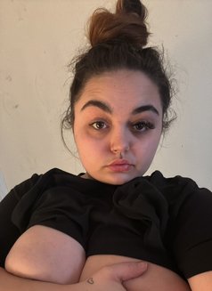 Dana - escort in Dammam Photo 2 of 2