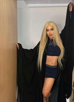 DANA SYRIAN - Transsexual escort in Dubai Photo 18 of 23