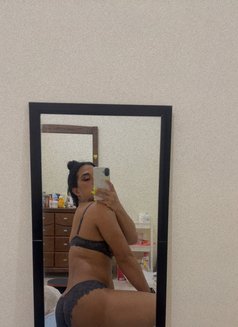 Dana ladyboy both - Transsexual escort in Abu Dhabi Photo 5 of 7