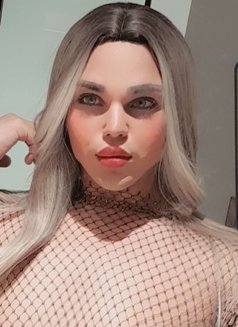SEXY HOT TRANSSEXUAL🇱🇧WITH A BIG COCK - Transsexual escort in Dubai Photo 10 of 10