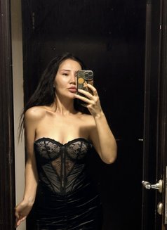 Dana - escort in Dubai Photo 2 of 6