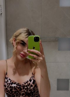 Dana Russian Shemale - Transsexual escort in İstanbul Photo 2 of 11
