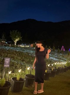 Dana - escort in Seoul Photo 2 of 5