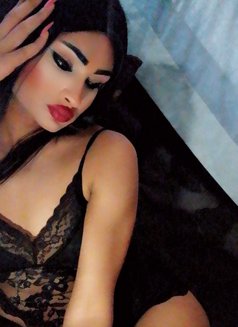 Dana ST - Transsexual escort in Beirut Photo 7 of 15