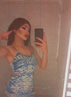 Dana ST - Transsexual escort in Beirut Photo 10 of 16