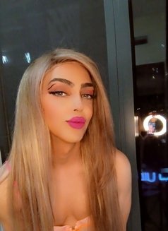 Dana - Transsexual escort in Dubai Photo 4 of 5