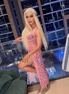 DANA SYRIAN IN DUBAI - Transsexual escort in Dubai Photo 9 of 16