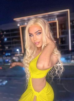 DANA SYRIAN IN DUBAI - Transsexual escort in Dubai Photo 16 of 20