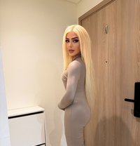DANA SYRIAN IN Dubai - Transsexual escort in Dubai Photo 19 of 23