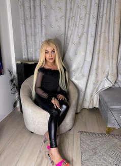 DANA SYRIAN IN Dubai - Transsexual escort in Dubai Photo 21 of 22