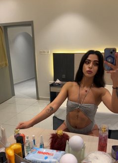 Dani - Transsexual escort in Riyadh Photo 2 of 8